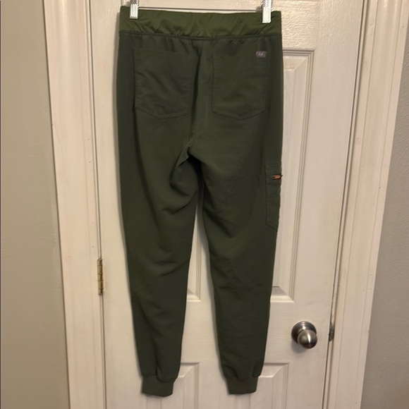 Figs Green Cargo Pants with Elastic Waistband #84 - Picture 3 of 10